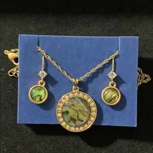 Genuine abalone pendant necklace set
